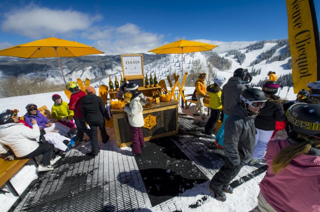 Outdoor Apres Champagne Bar Oasis