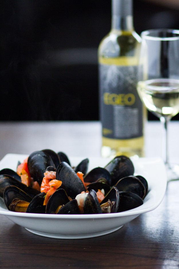 EAT - Riviera mussels with wine